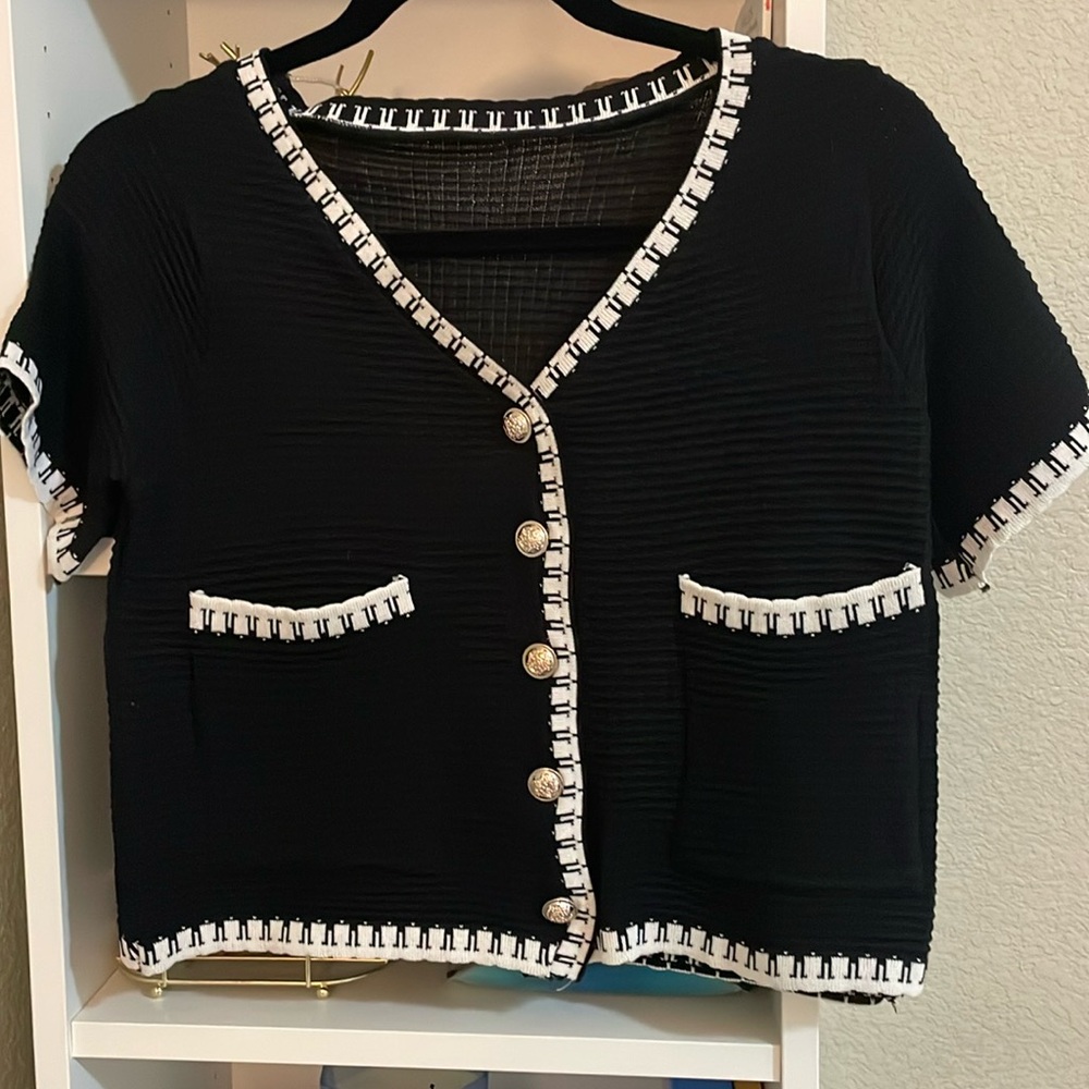 Black & White Short Sleeve Cropped Button Down